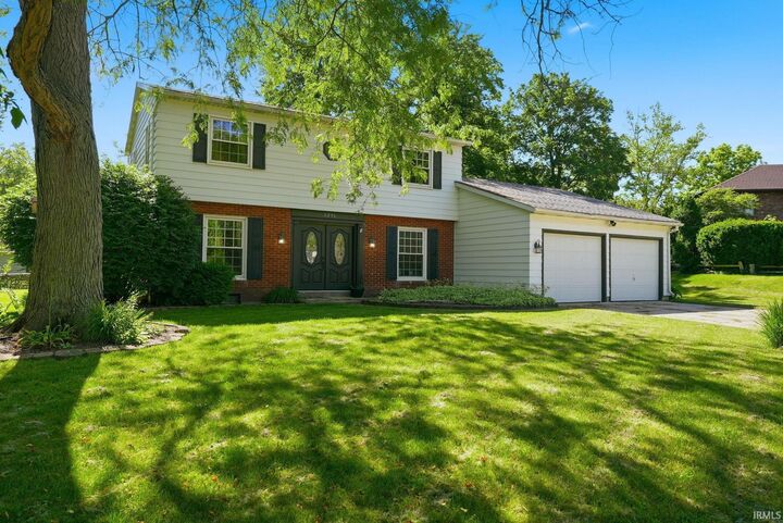 Property Photo: 6236 Chaucer Court IN 46614-6101