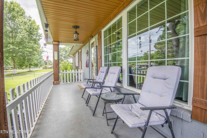 Property Photo:  606 Caton St  TN 37865 