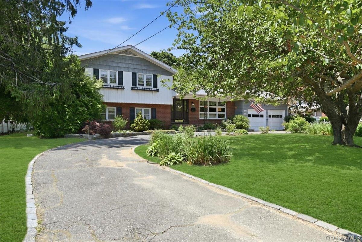 Property Photo: 40 Bayview Avenue NY 11701