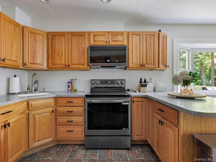 Property Photo:  5 Santa Anna Drive  NY 12603 