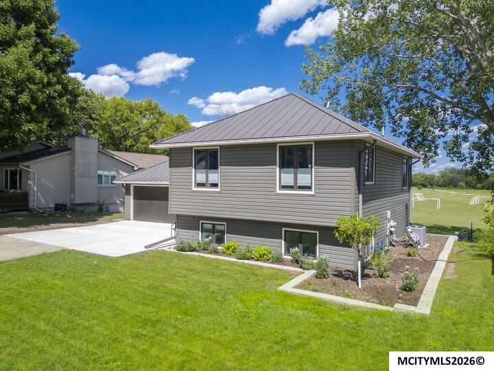 Property Photo:  908 S 15th St  IA 50428 