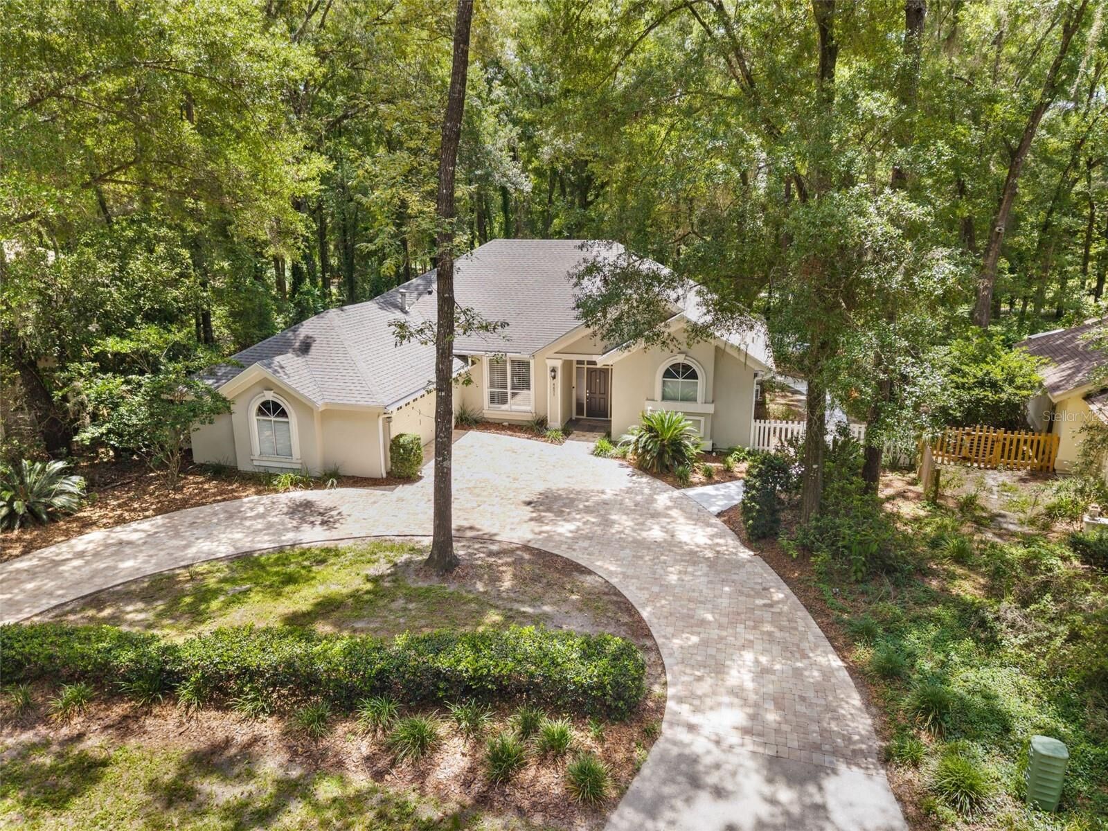 Property Photo: 4471 SW 101st Drive FL 32608