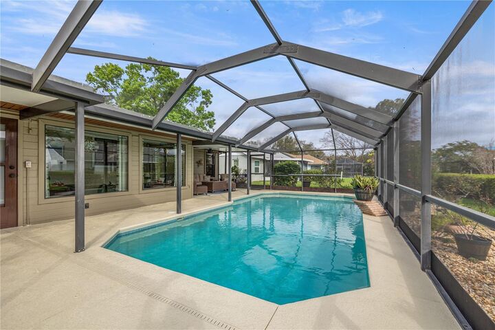 Property Photo: 6352 Huntington Drive FL 33542