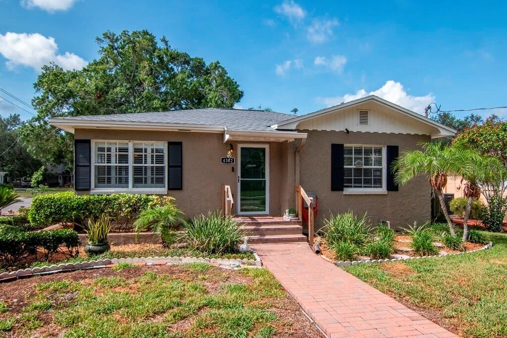 Property Photo:  4302 W Granada Street  FL 33629 