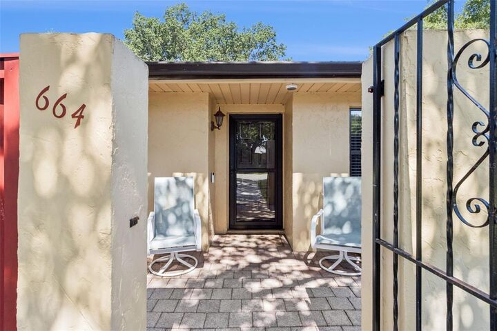 Property Photo:  664 Clubhouse Road  FL 33884 