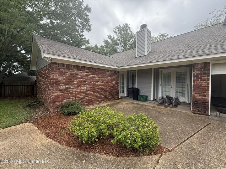Property Photo:  220 Cobblestone Drive  MS 39110 