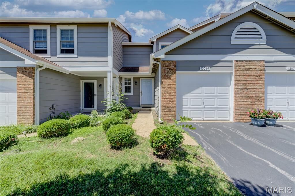 Property Photo:  12069 Autumn Lakes Drive  MO 63043 