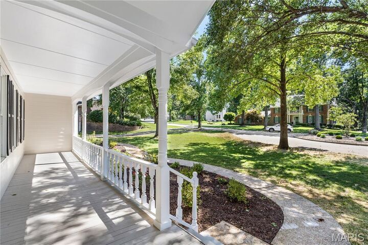 Property Photo:  6 Wheatley Court  MO 63005 