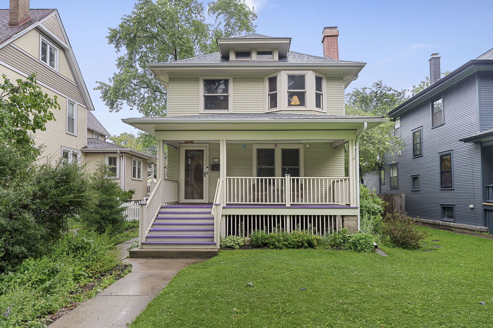 Property Photo:  220 S Harvey Avenue  IL 60302 