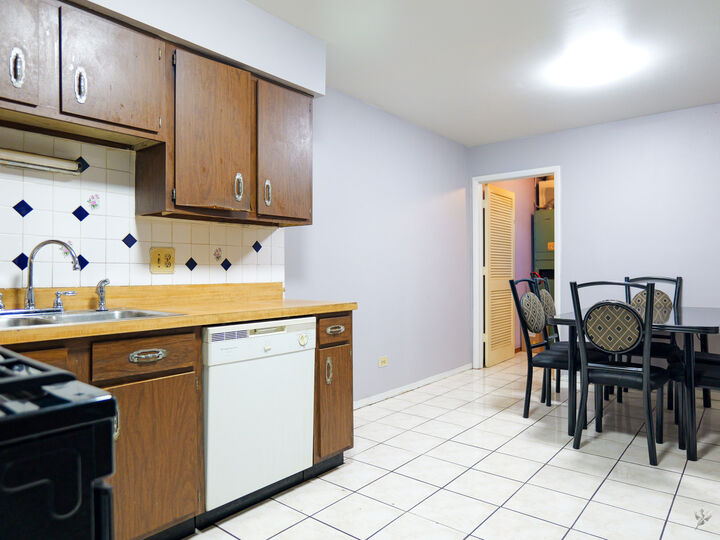 Property Photo: 155 Ringneck IL 60139