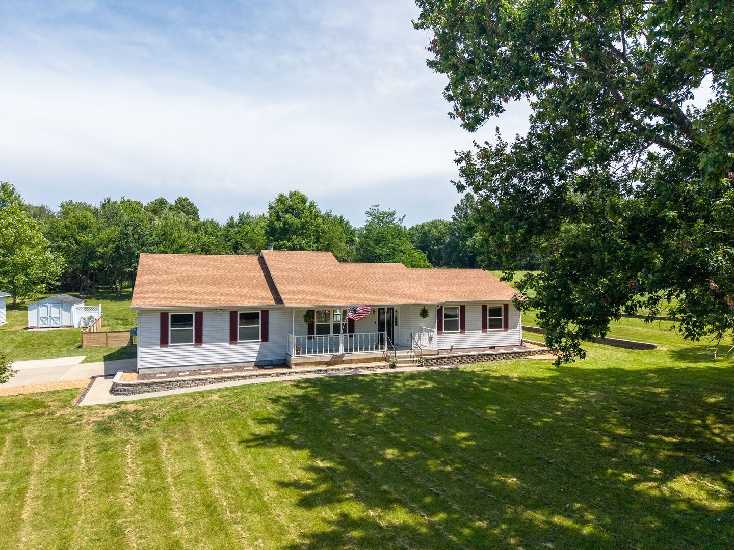 Property Photo: 12084 E Hutchison Road IL 62864