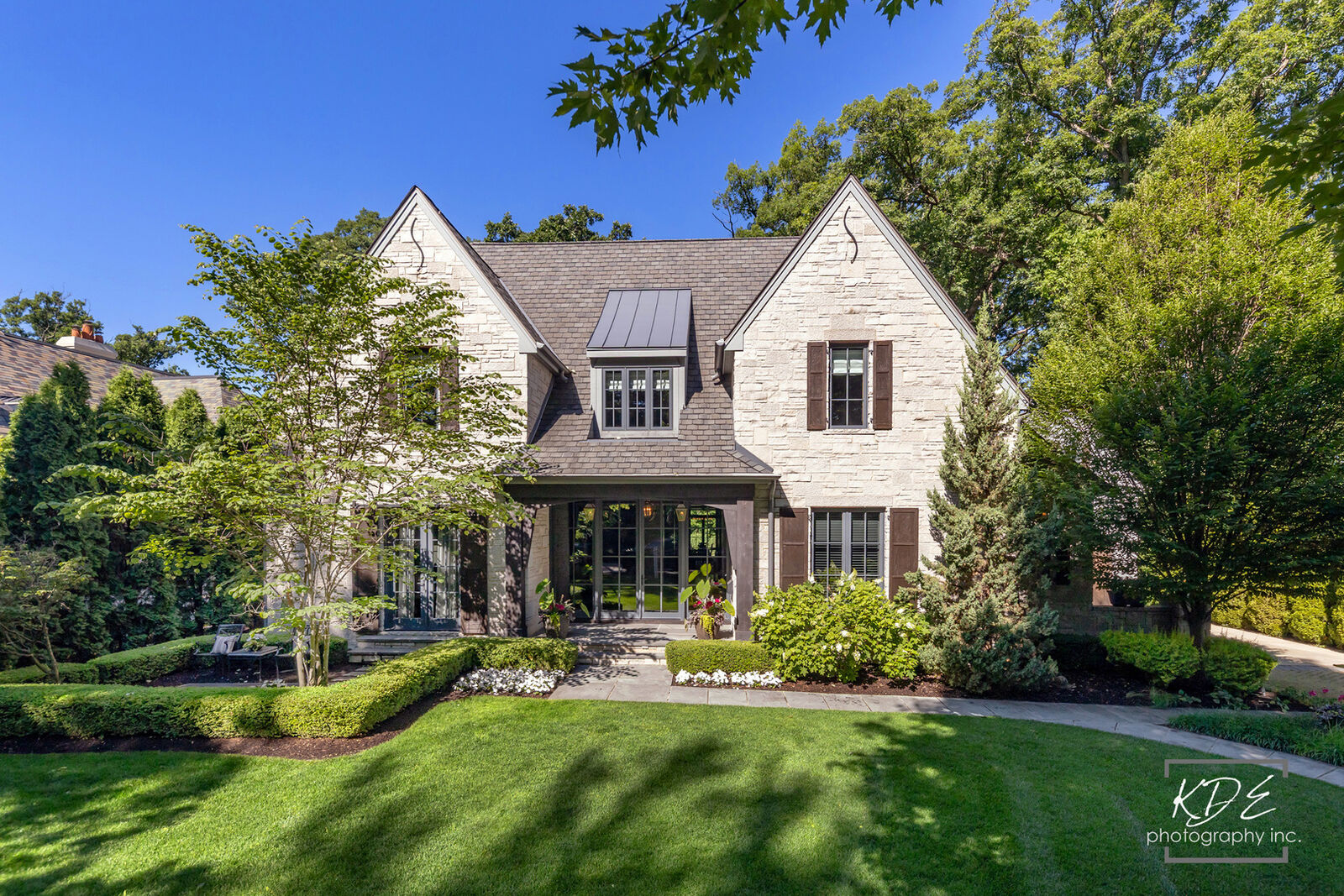 Property Photo:  465 White Oak Drive  IL 60540 