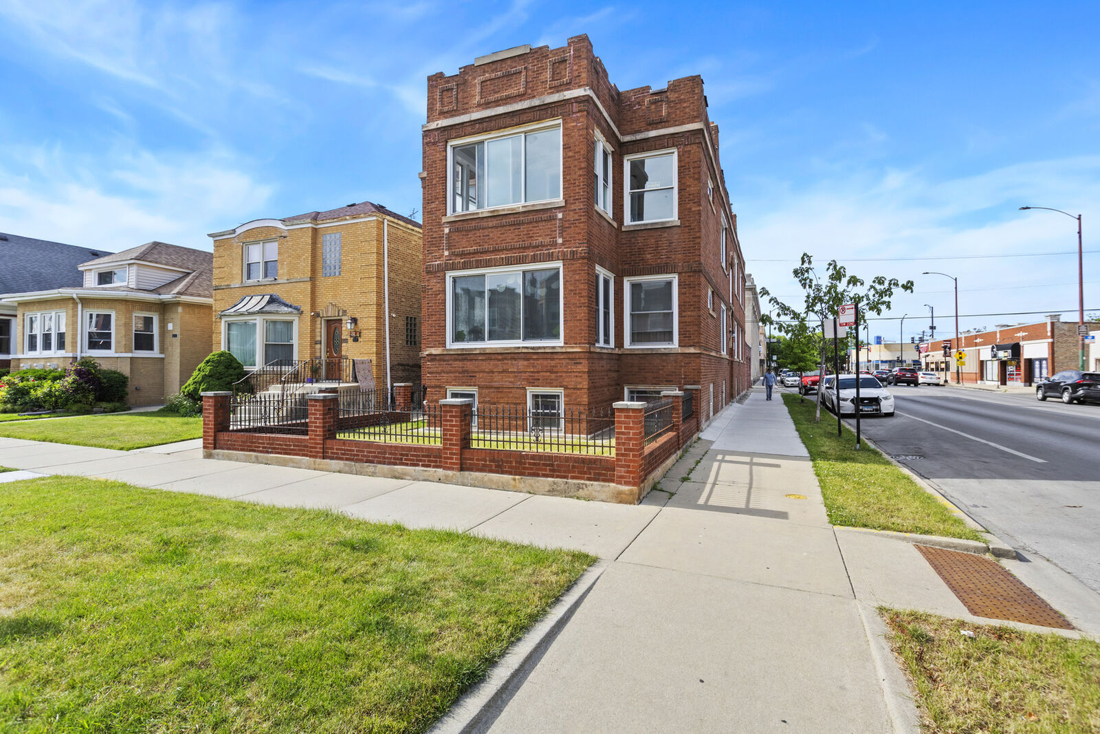 Property Photo: 3938 N Austin Avenue 2N IL 60634