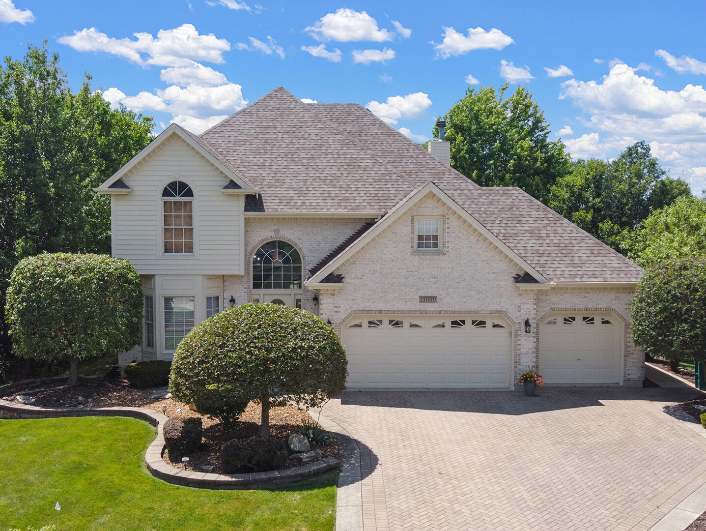 Property Photo: 13050 Silver Fox Drive IL 60439