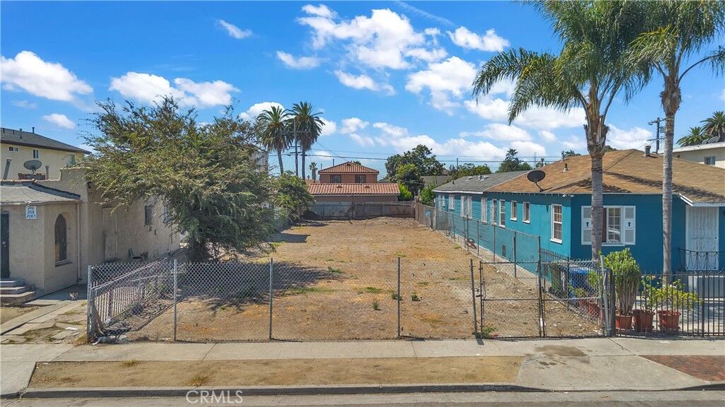 Property Photo:  214 W 92nd  CA 90003 