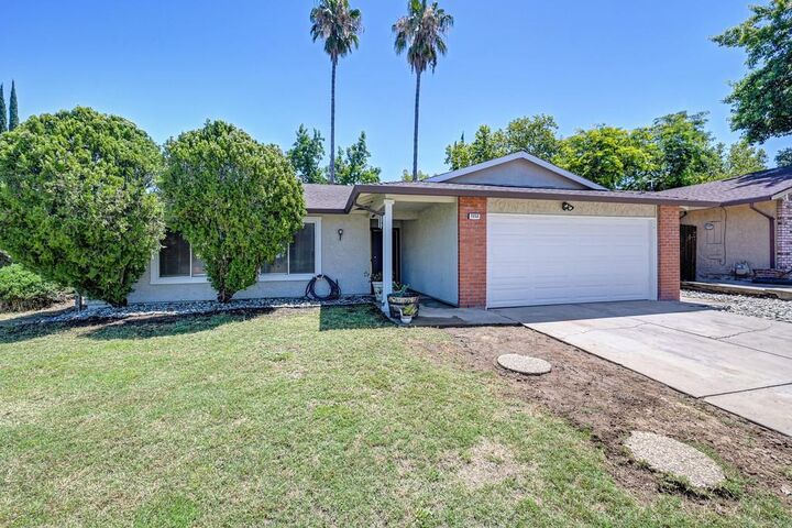 Property Photo: 7252 Parkvale Way CA 95621