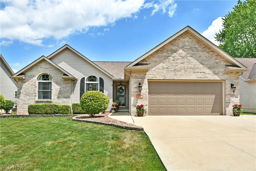 Property Photo:  1458 Birch Run Drive NE  OH 44483 