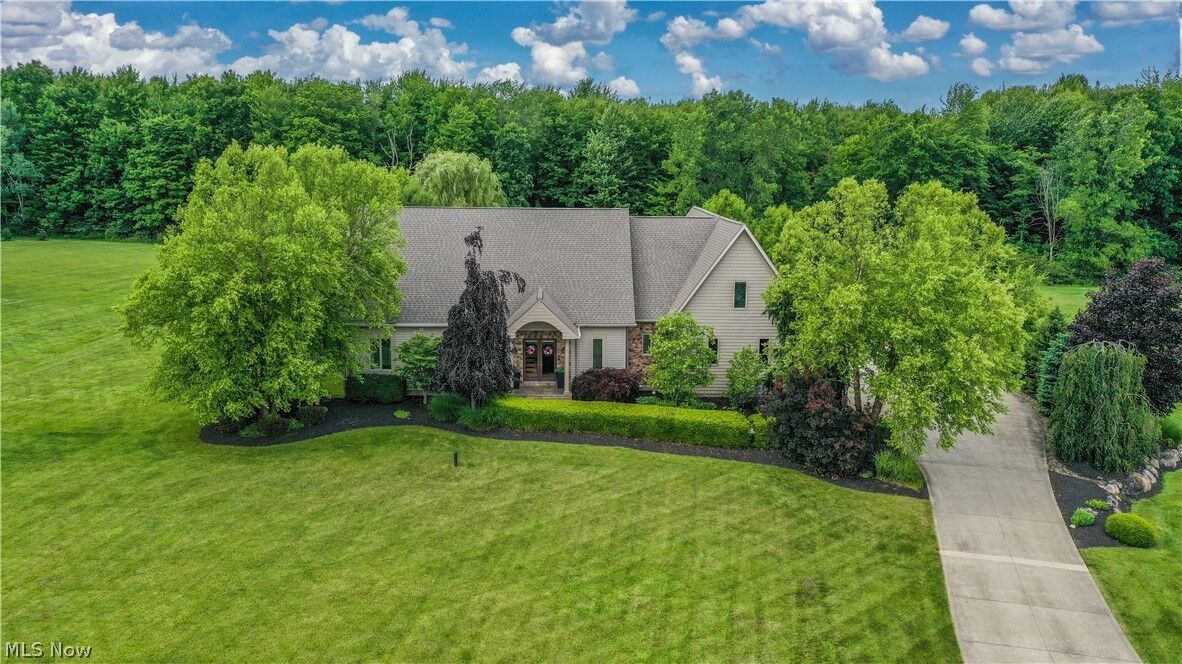 Property Photo:  2969 Huntington Way  OH 44202 
