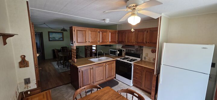 Property Photo: 17 Mobile Coach Lane NH 03057