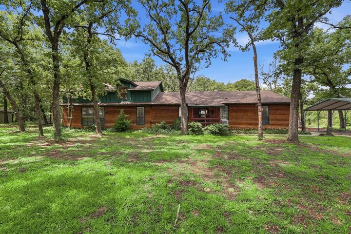 Property Photo: 237 Brenda Lane TX 76240