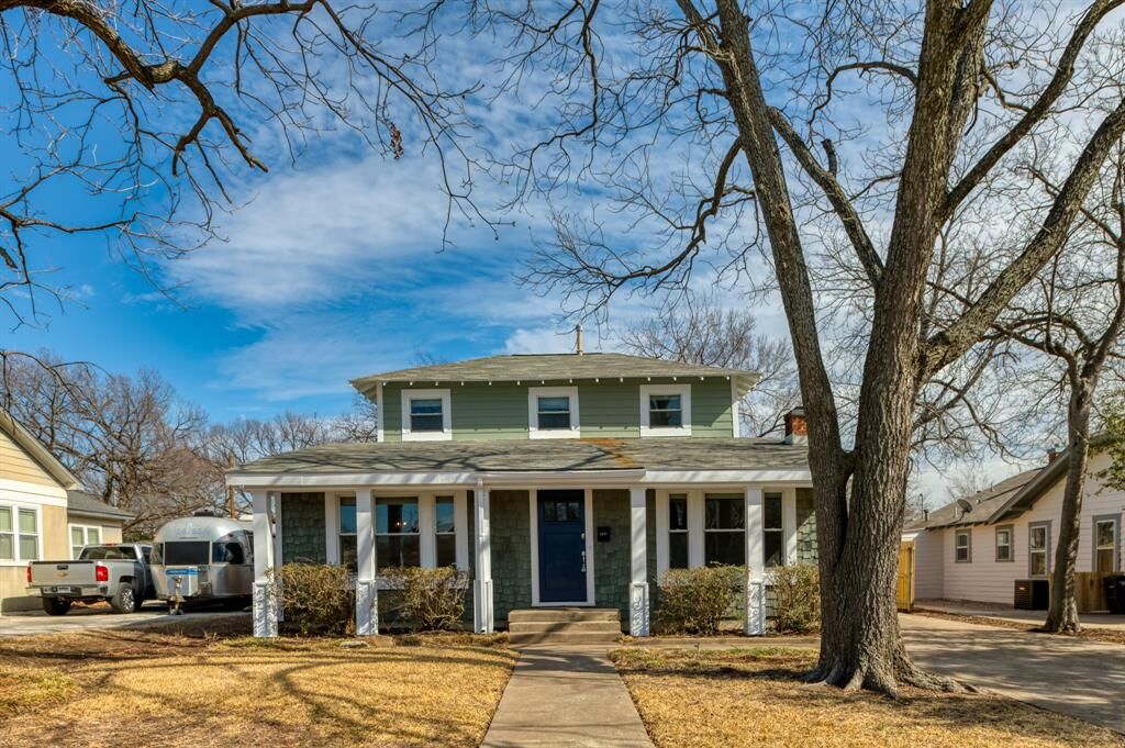 Property Photo: 1817 Tremont Avenue TX 76107