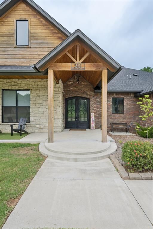 Property Photo:  501 Buckboard Lane  OK 73130 