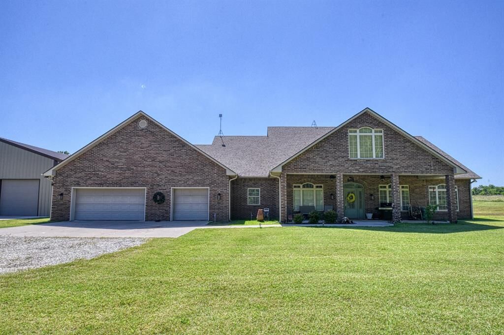 Property Photo: 4001 County Road 1520 OK 74872
