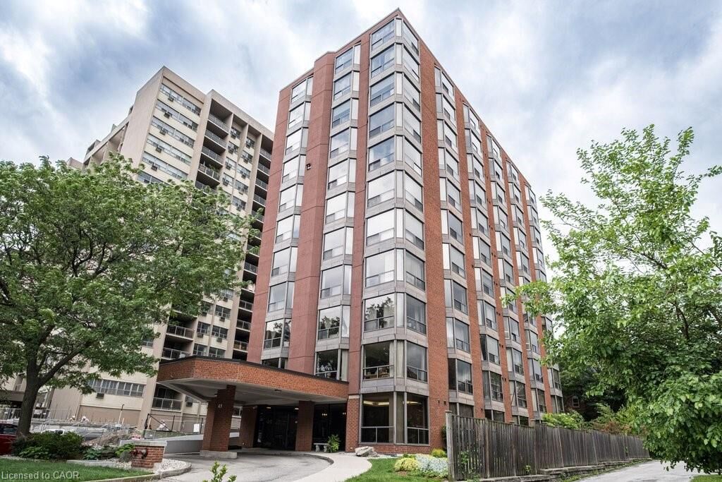 Property Photo: 49 Robinson Street 200 ON L8P 1Y7