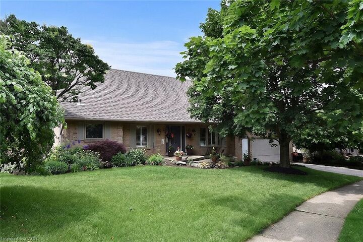 34 Howard Boulevard — photo 1