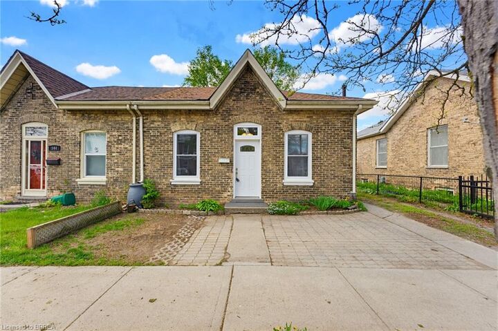Property Photo:  146 William Street  ON N3T 3L3 