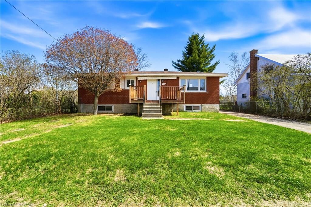 Property Photo:  625 First Avenue  ON K8A 5E3 