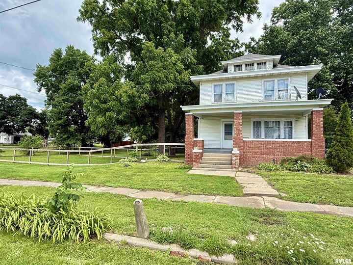 Property Photo:  121 S Main Street  IL 61458 
