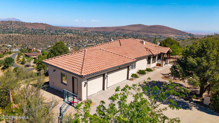 Property Photo:  34 N French Place  AZ 86303 