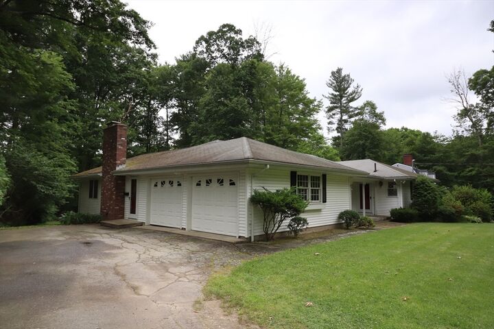 Property Photo: 30 Gill Ct MA 01588