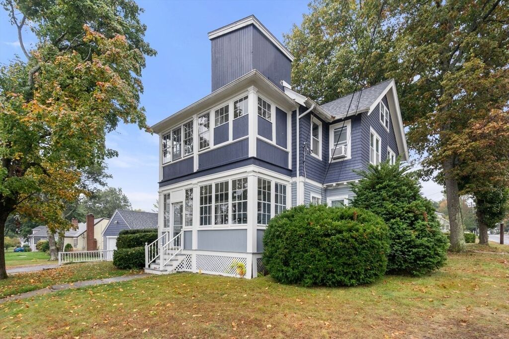 Property Photo:  2 Calumet Ave 2  MA 01606 