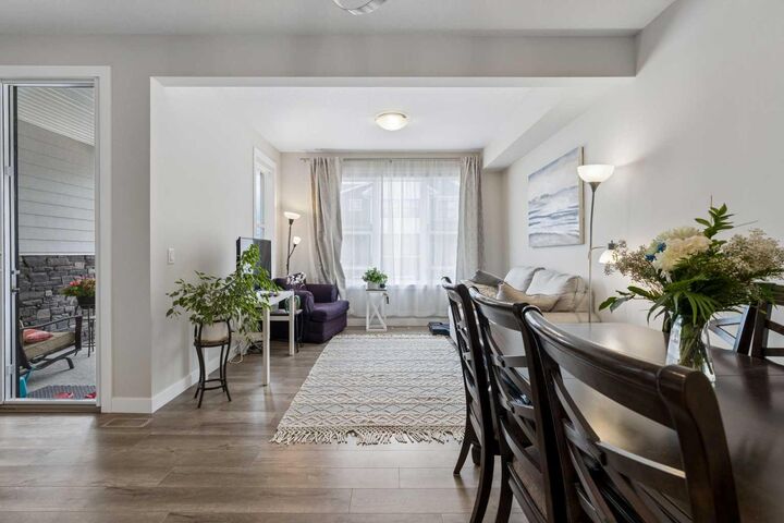 Property Photo: 711 Crestridge Common SW AB T3B 6L6