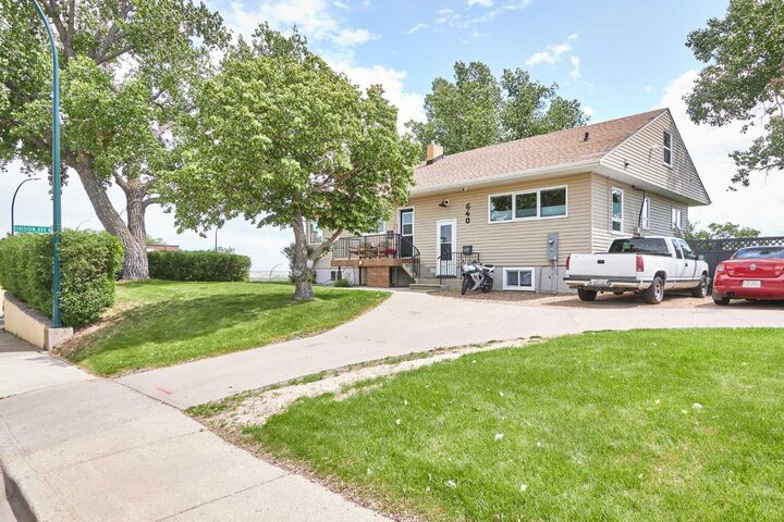 Property Photo:  640 Division Avenue NW  AB T1A 5Y1 