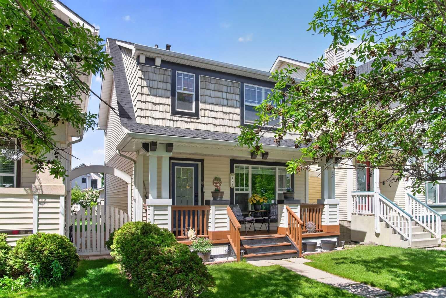 Property Photo:  121 Prestwick Park SE  AB T2Z 3L6 