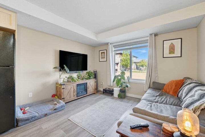Property Photo: 2781 Chinook Winds Drive SW 14104 AB T4B 3S5