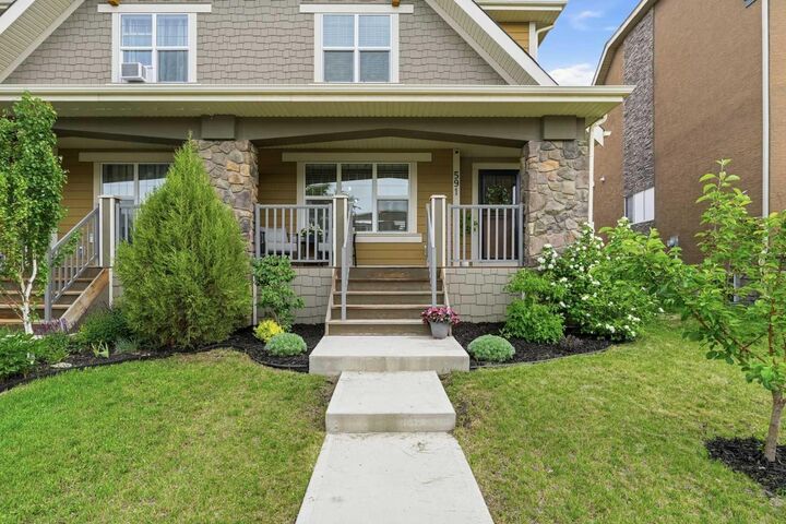 Property Photo:  591 Mahogany Boulevard SE  AB T3M 1X8 