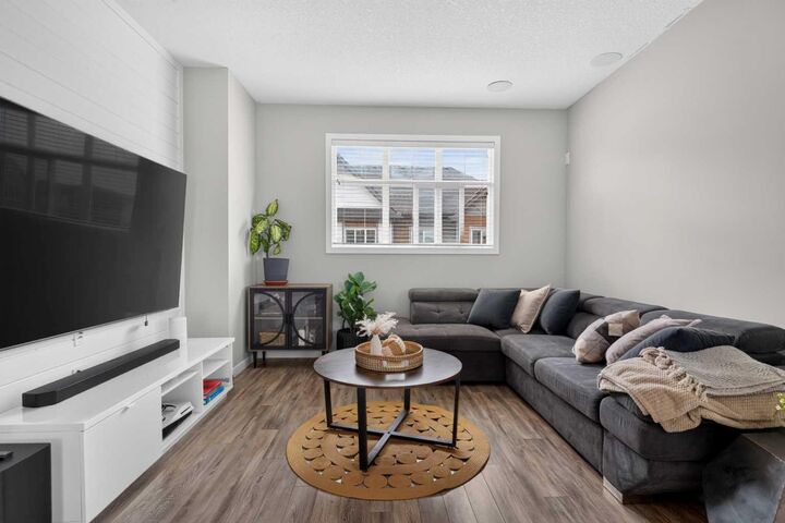 98 Copperstone Common SE — photo 1
