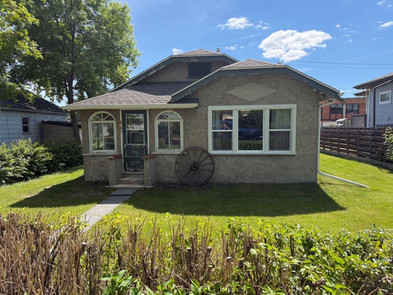Property Photo: 5003 55 Ave AB T4J 1H3