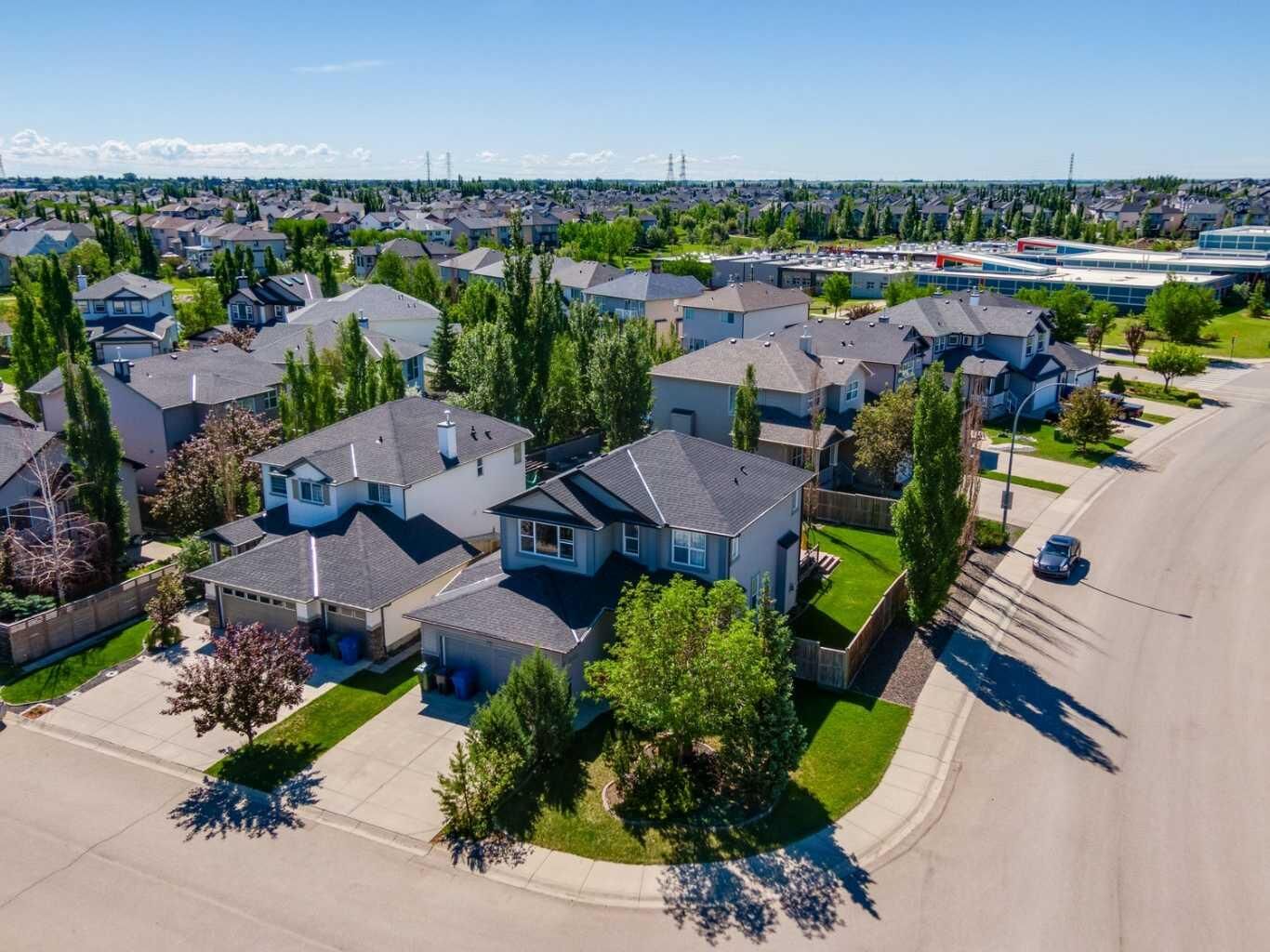 Property Photo: 572 West Creek Point AB T1X 1T3