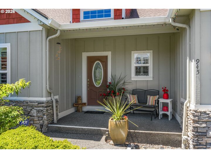 Property Photo: 945 NW Angel Heights Rd WA 98648