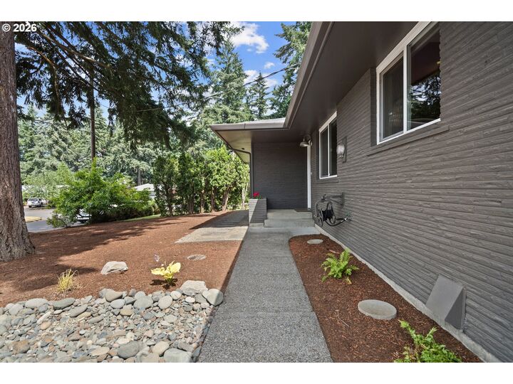 Property Photo: 1003 NW 62nd St WA 98663