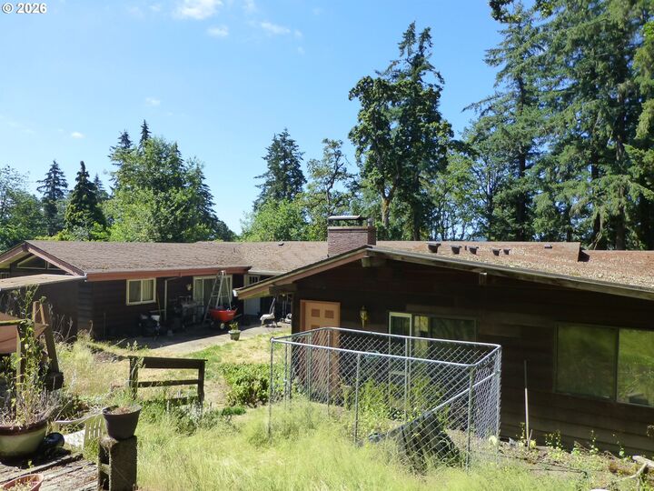 Property Photo: 16222 SE Oatfield Rd OR 97267