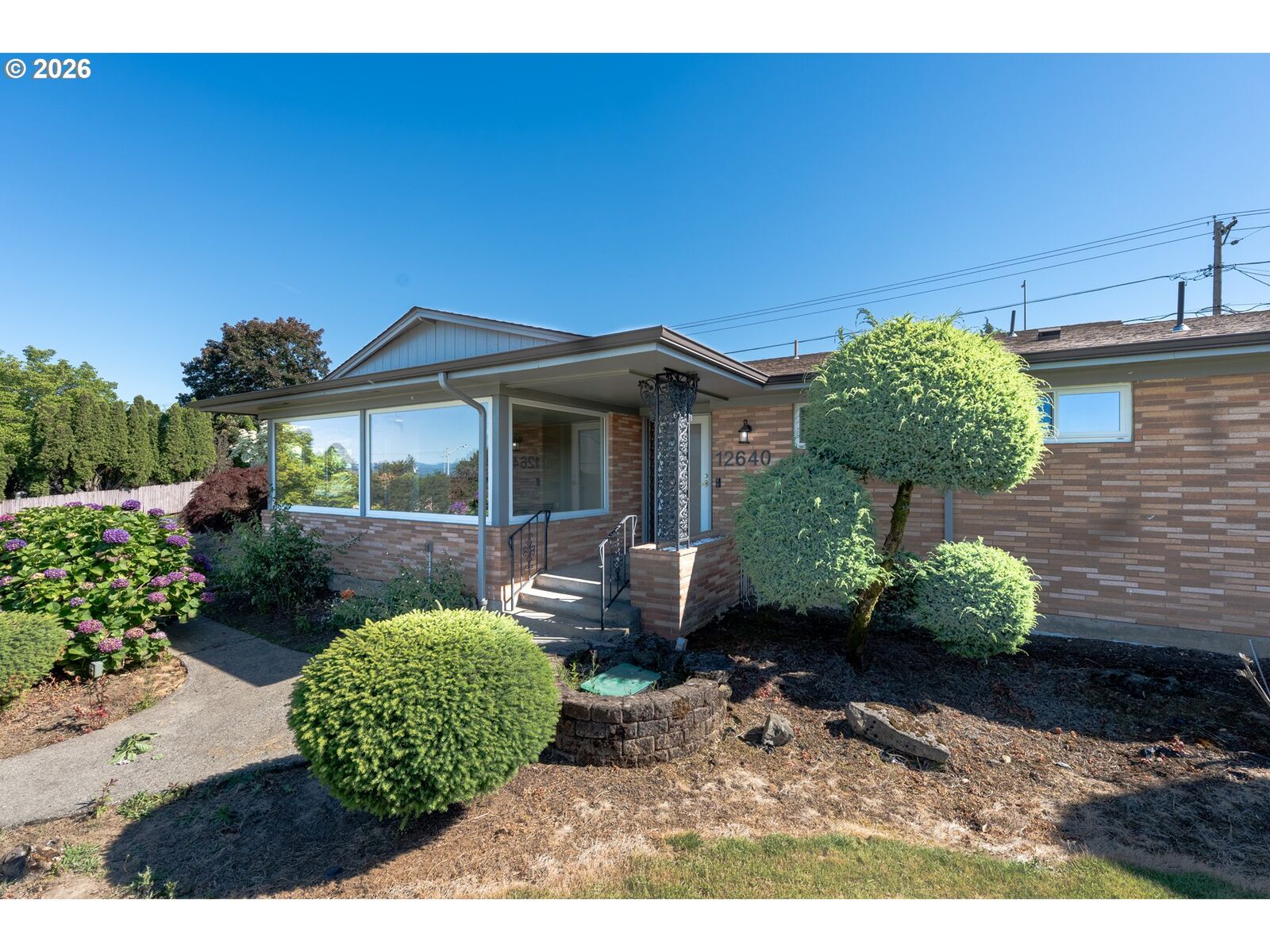 Property Photo: 12640 NE Rose Pkwy OR 97230