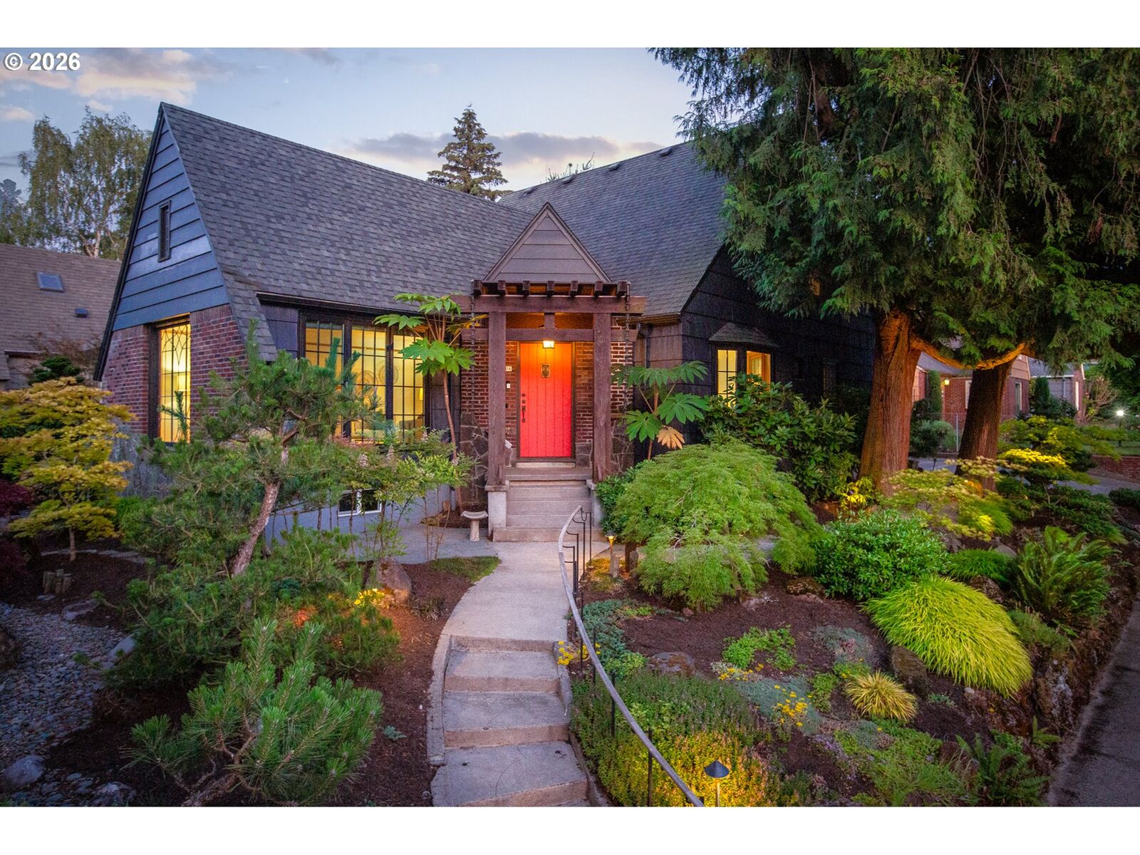 Property Photo: 2706 NE Ainsworth St OR 97211