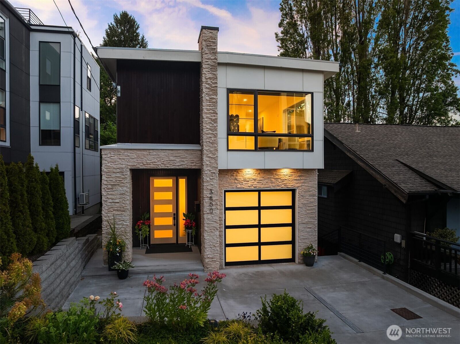 Property Photo: 3800 E Jefferson Street WA 98122