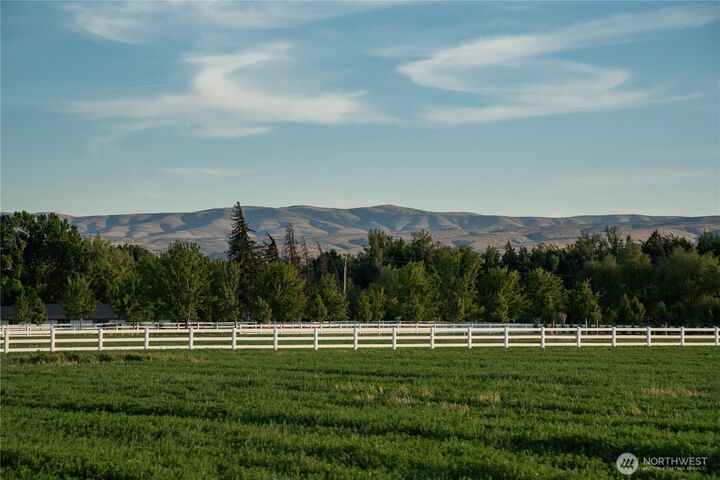 Property Photo:  1 B  Look Road  WA 98926 